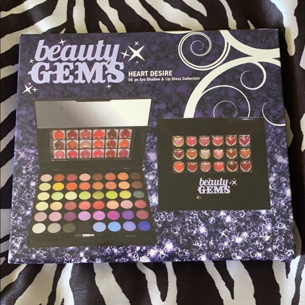 BRAND NEW 66pc EYESHADOW AND LIPGLOSS SET